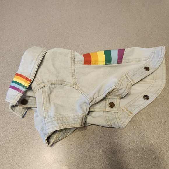 YOULY PRIDE COLLECTION CHASING RAINBOWS DENIM DOG/CAT JACKET SIZE MED.   NWT - Picture 5 of 13